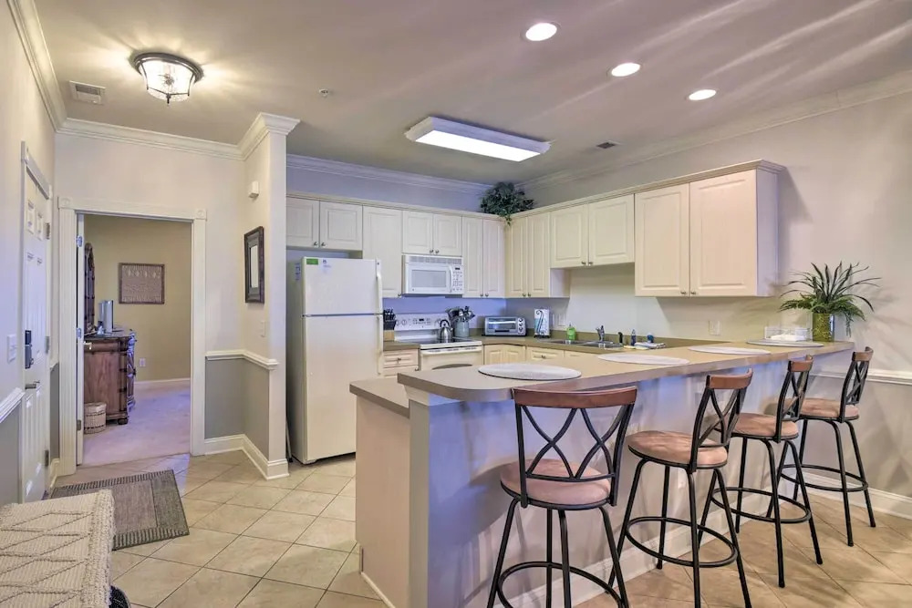 Access to 7 Pools: Myrtlewood Golf Condo!
