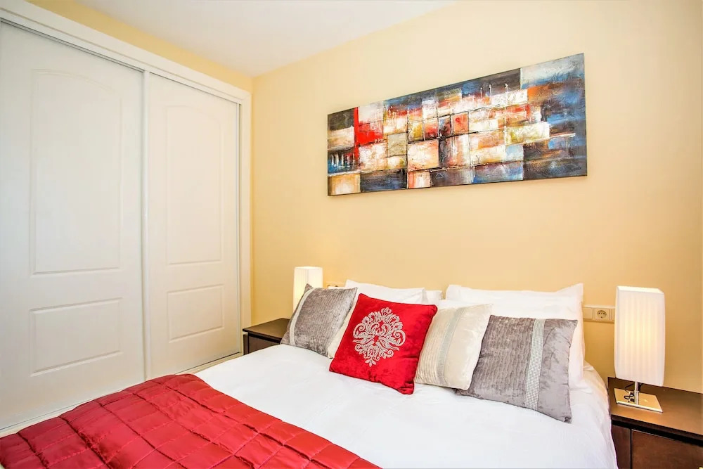 Relaxing 2 Bed 2 Bath - Sea and golf views DL24
