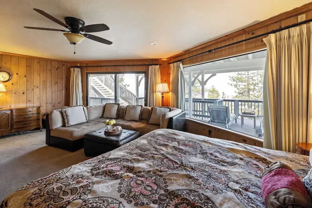 6bdr Group Retreat, Decks w/ Incredible Views Starry Heights by Avantstay