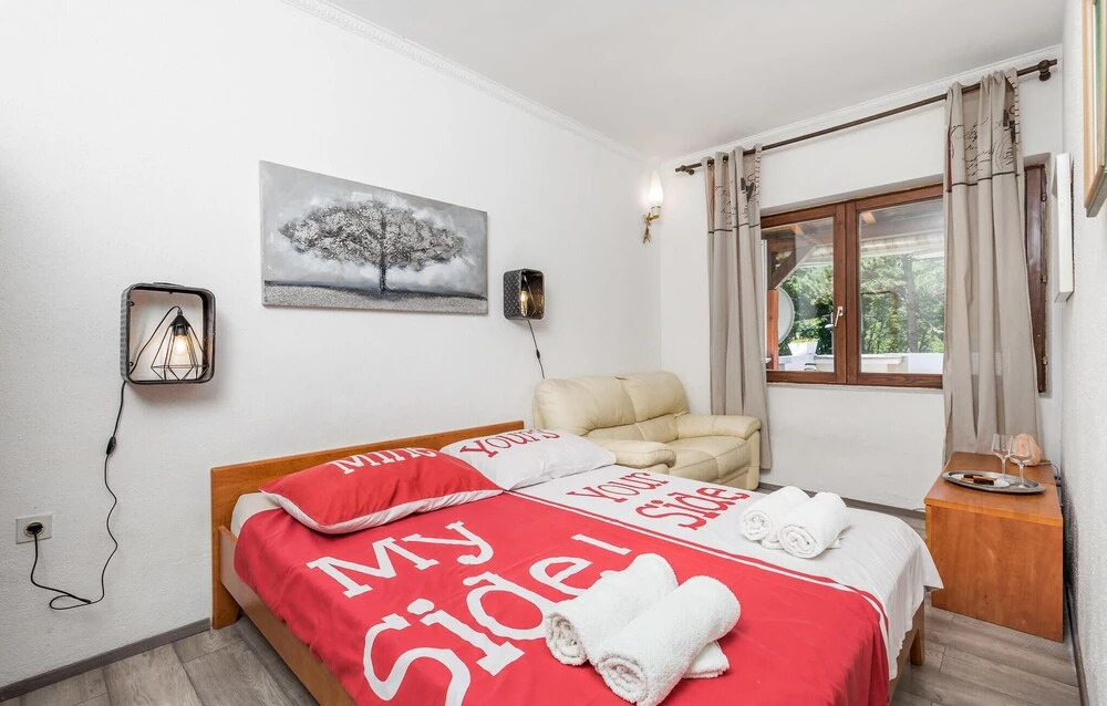 Nice Apartment in Rijeka With Wifi, Outdoor Swimming Pool and 2 Bedrooms