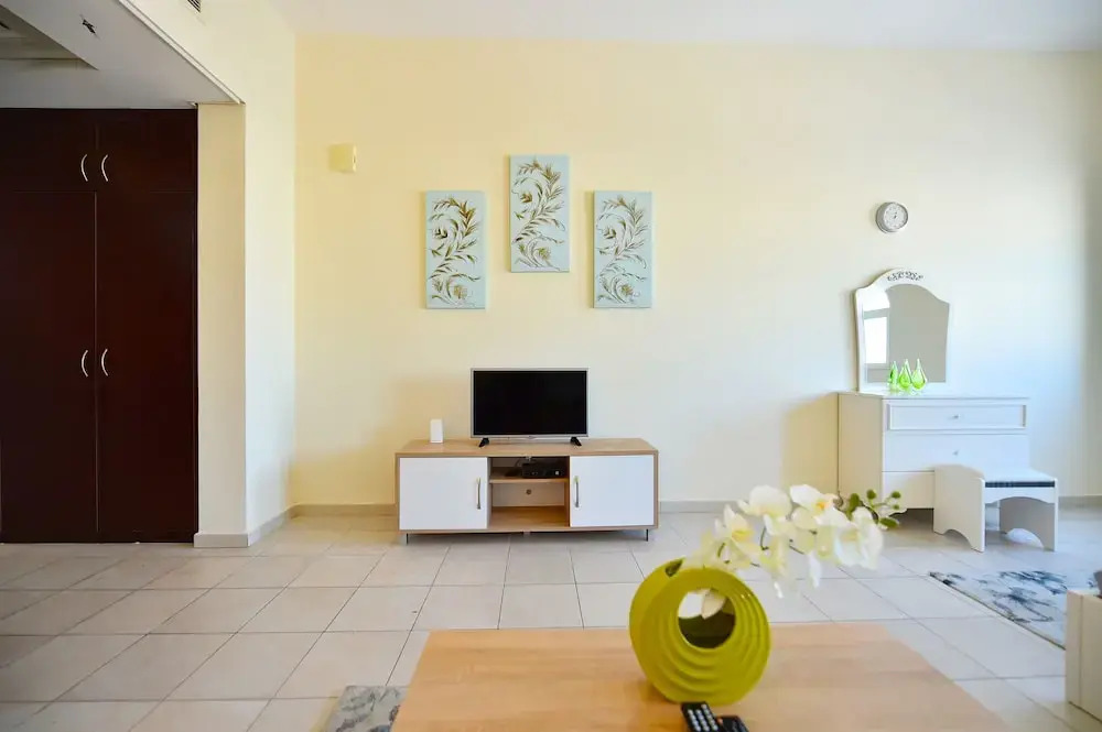 AND - Modern Furnished Studio Apartment