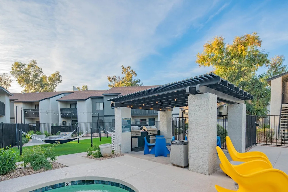 Bliss at Mezzo Pad -Walk to Dine and Shop and Golf-C254