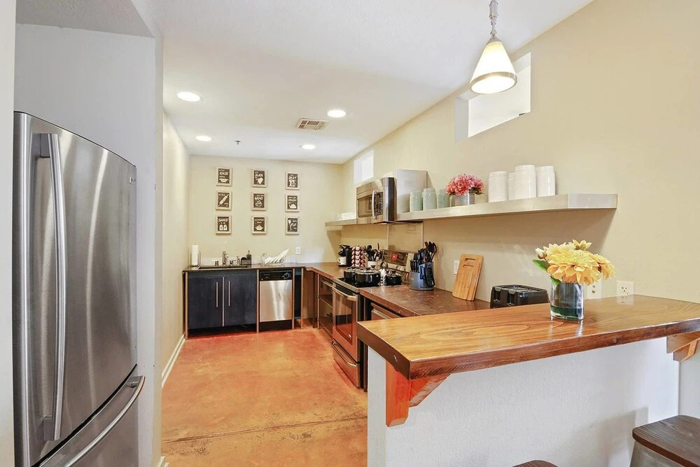 Spacious 3br/2ba Industrial Apt in Nola by Domio