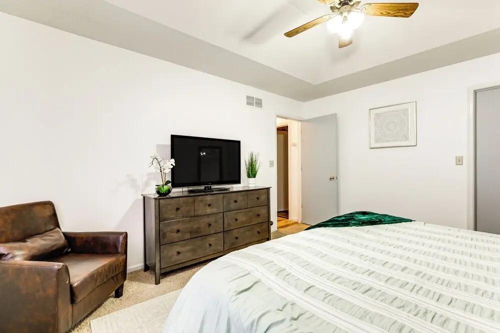 3 Mi to UNL & Memorial Stadium: Home w/ Large Yard