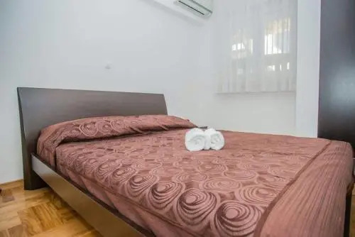Olea, Two-Bedroom Duplex Suite near Žnjan Beach