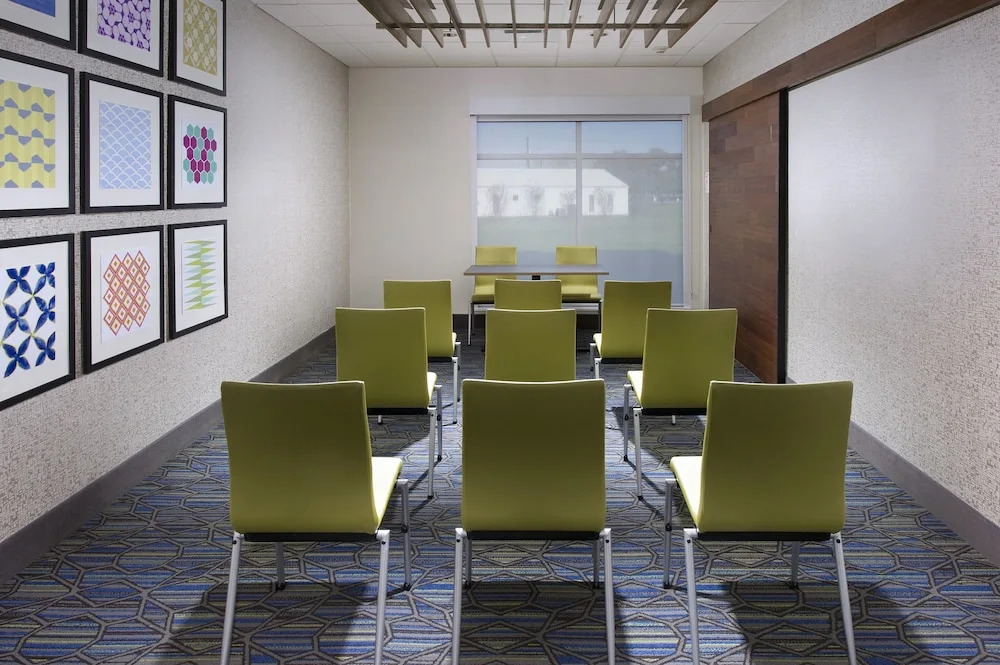 Holiday Inn Express & Suites New Braunfels