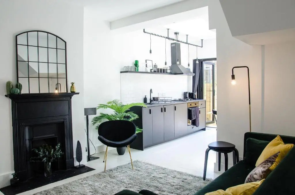 Boutique Getaway, edge of Old Town- 4min walk to beach