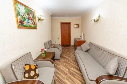 Karvan Hotel
