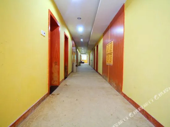 Yaoli Wolongtan Hotel