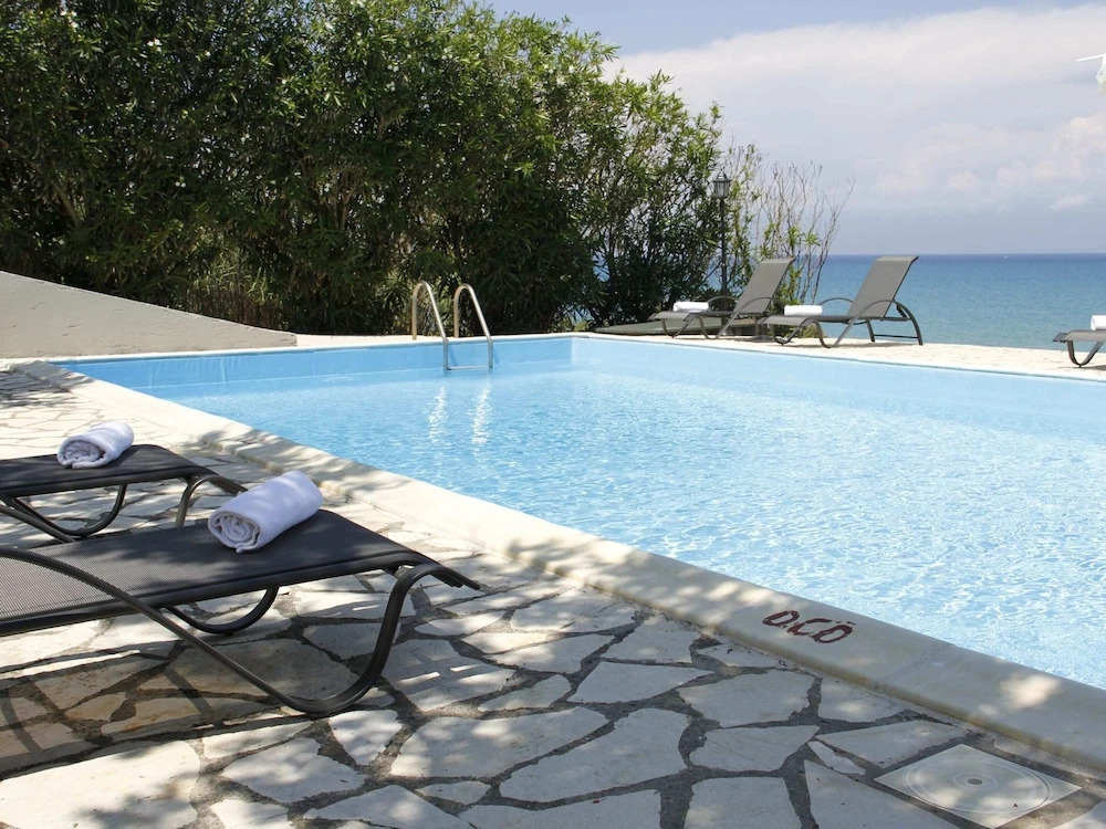 Villa in Corfu with Pool near Gialos Beach