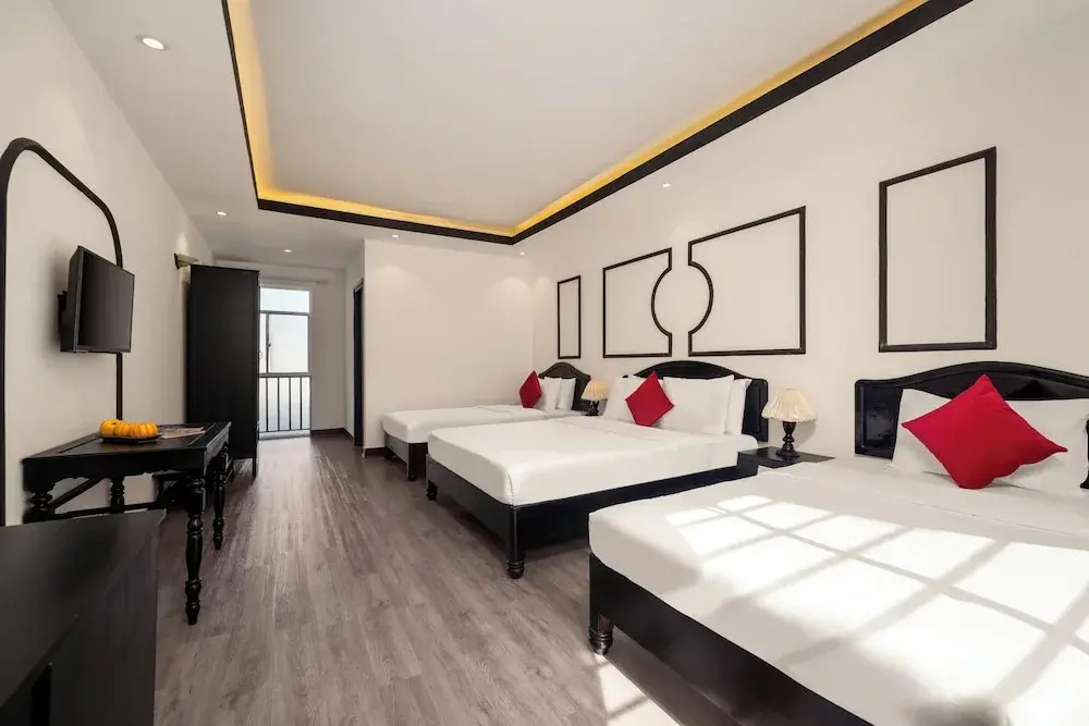 Hoan Cau Hotel