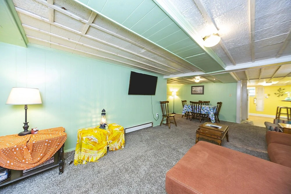 Rustic Beach Front Apt - Cozy And Right On The Beach 2 Bedroom Apts
