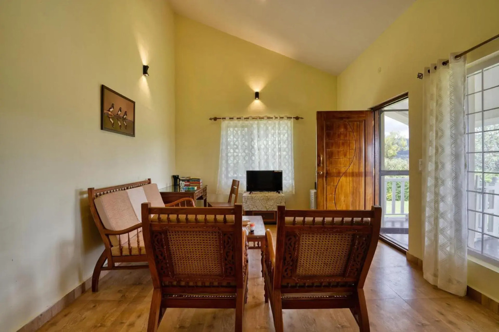 StayVista at Casa Pinnacle - Pet Friendly Home with Lawn