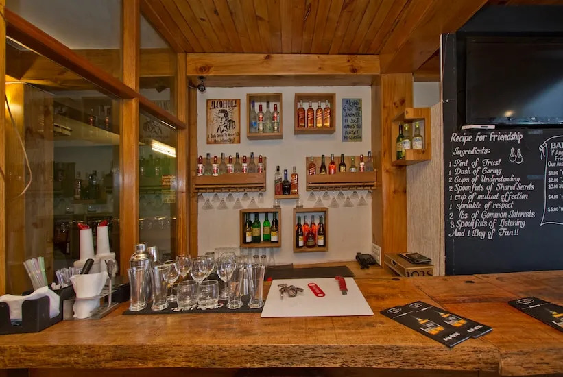 The Whispering Inn Resort & Bar Old Manali
