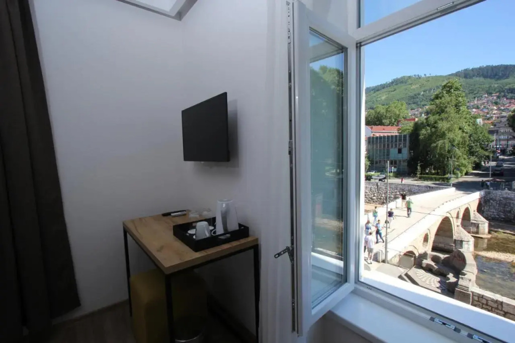 Riverside Residence