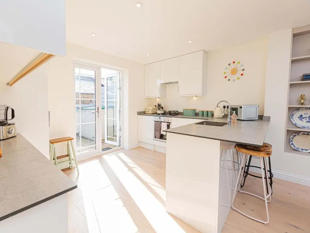 10 Tivoli Mews - By Luxury Apartments