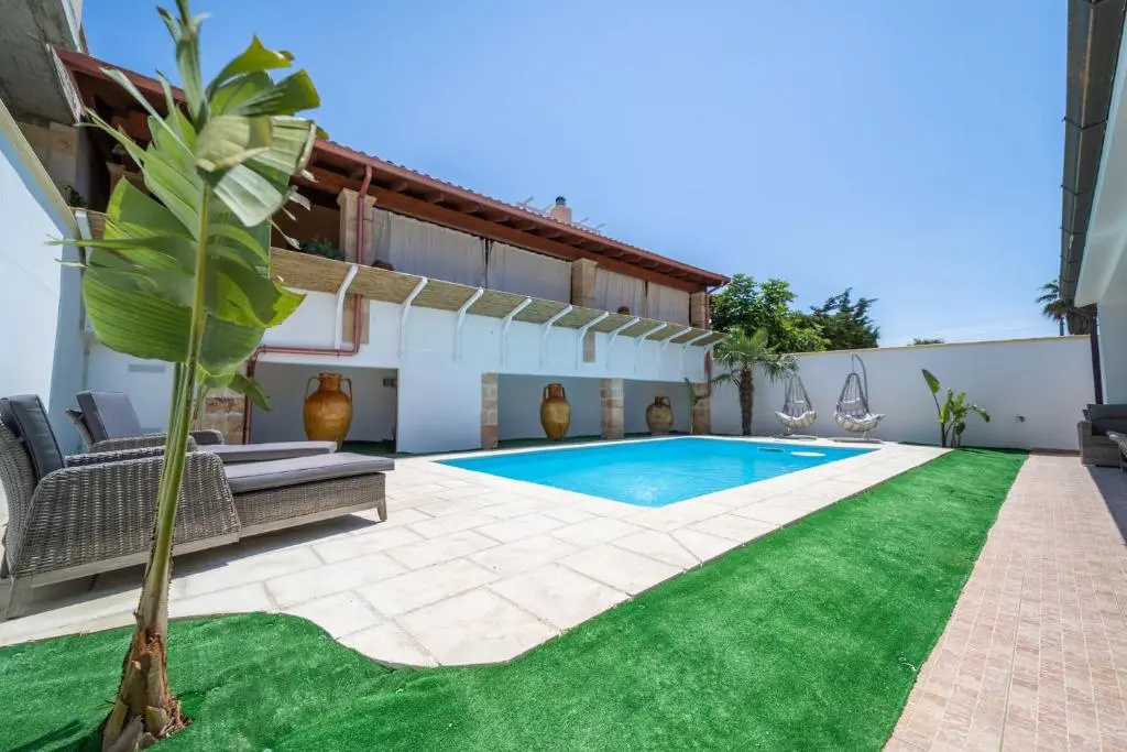 Villa Geraldina  con piscina