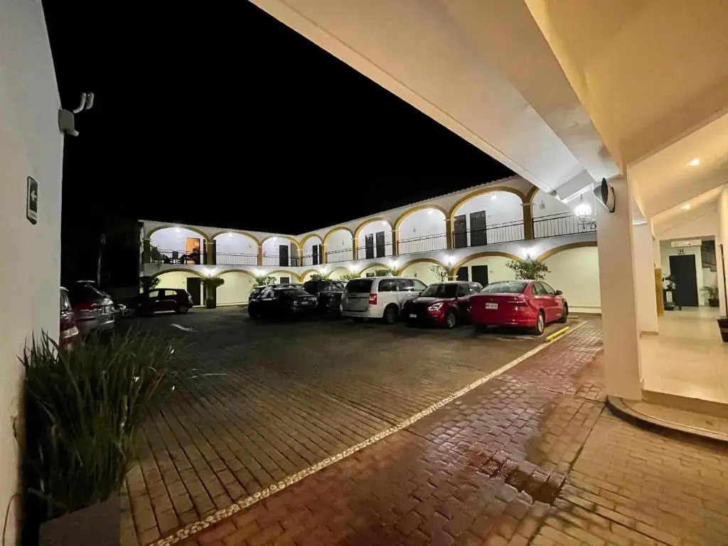 Casa Blanca Hotel