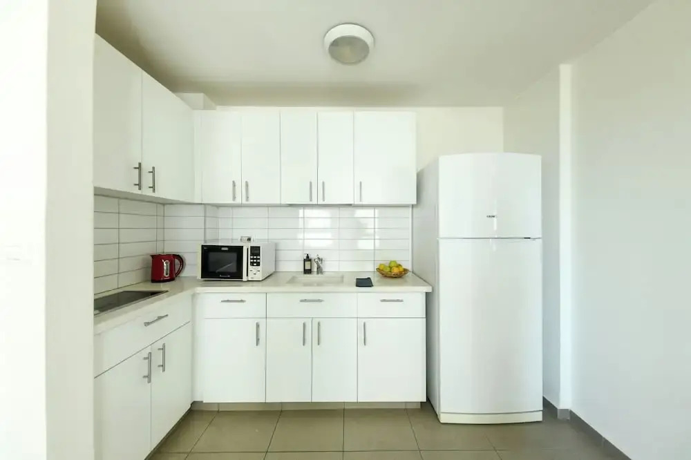 1 BR Apt w living room & learning area