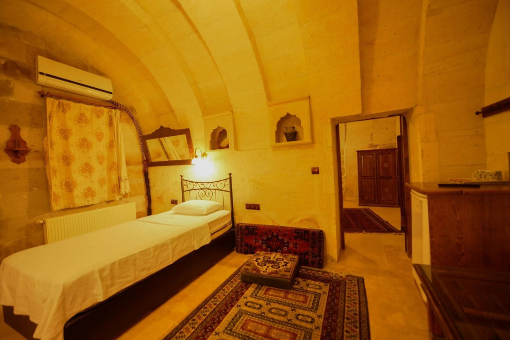Vineyard Cave Hotel