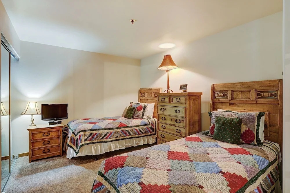 Newly Renovated 2 Bed/ 2 Bath Beaver Creek  2 Bedroom Condo by RedAwning