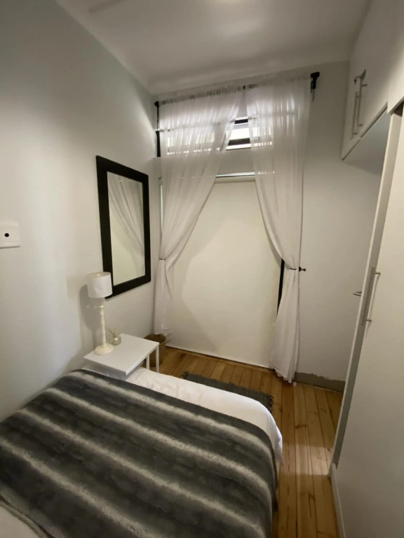 PRIVATE ROOM in Shared Apartment - Centrally Located in Green Point, Cape Town