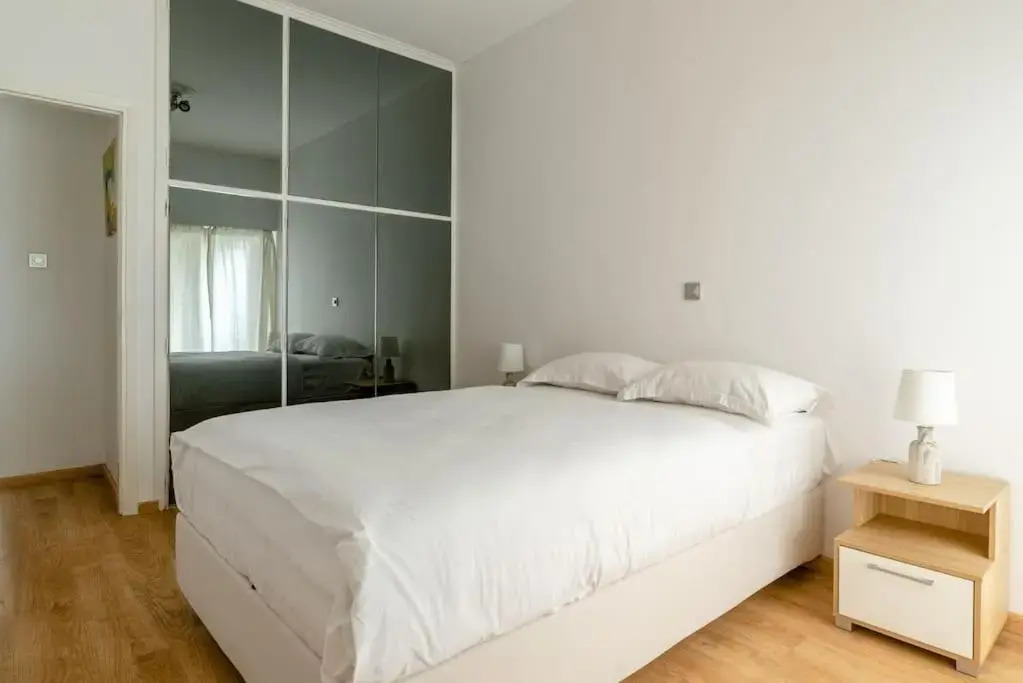 Elegant 2BD Evelpidon Apartment