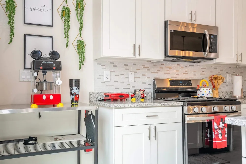 Upstay - Disney Themed House - Sleeps 16