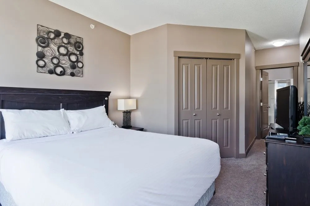 Suite Digs Riverfront