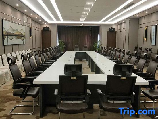 Zhumadian  Future  Hotel  Co., Ltd