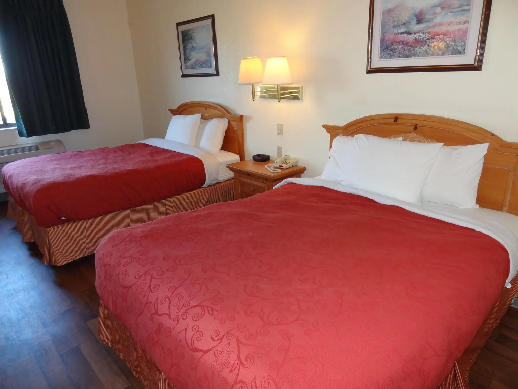 Motel 6 Portland, IN