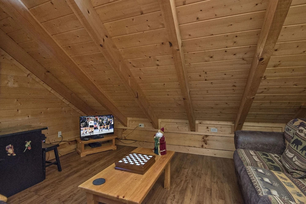 Simply The Best by Heritage Cabin Rentals