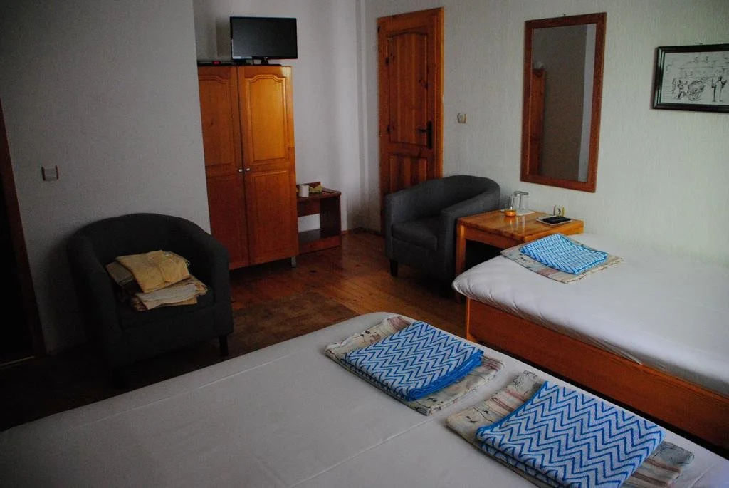 Tonis Guest House