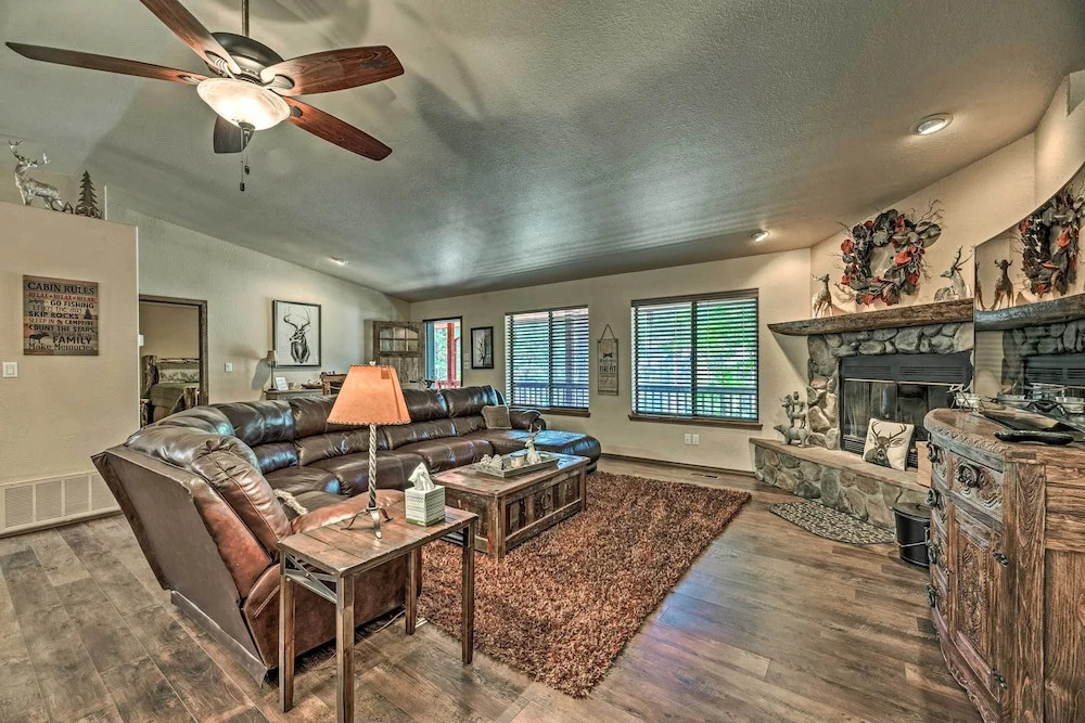 Wooded Ruidoso Hideaway w/ Deck: Ski, Hike & Golf!