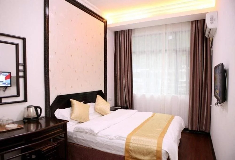 Отель Yangshuo Happy Hotel