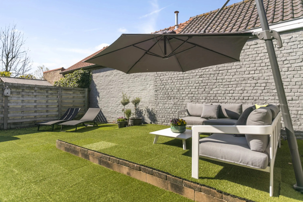 Summer-house With Sunny Garden Nearby Beach