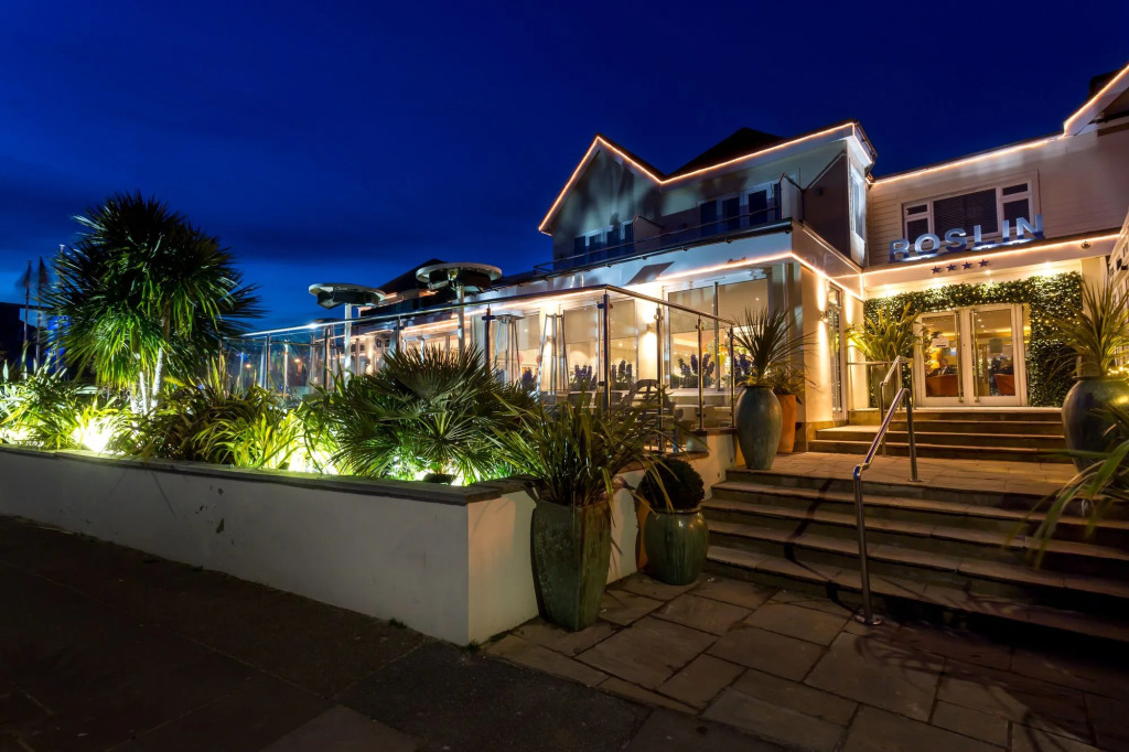 Roslin Beach Hotel