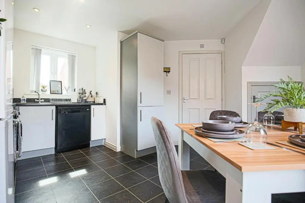 Oakridge House • Parking • Fast WiFi • Smart TVs • Garden • Self-Check-In • Yoko Property