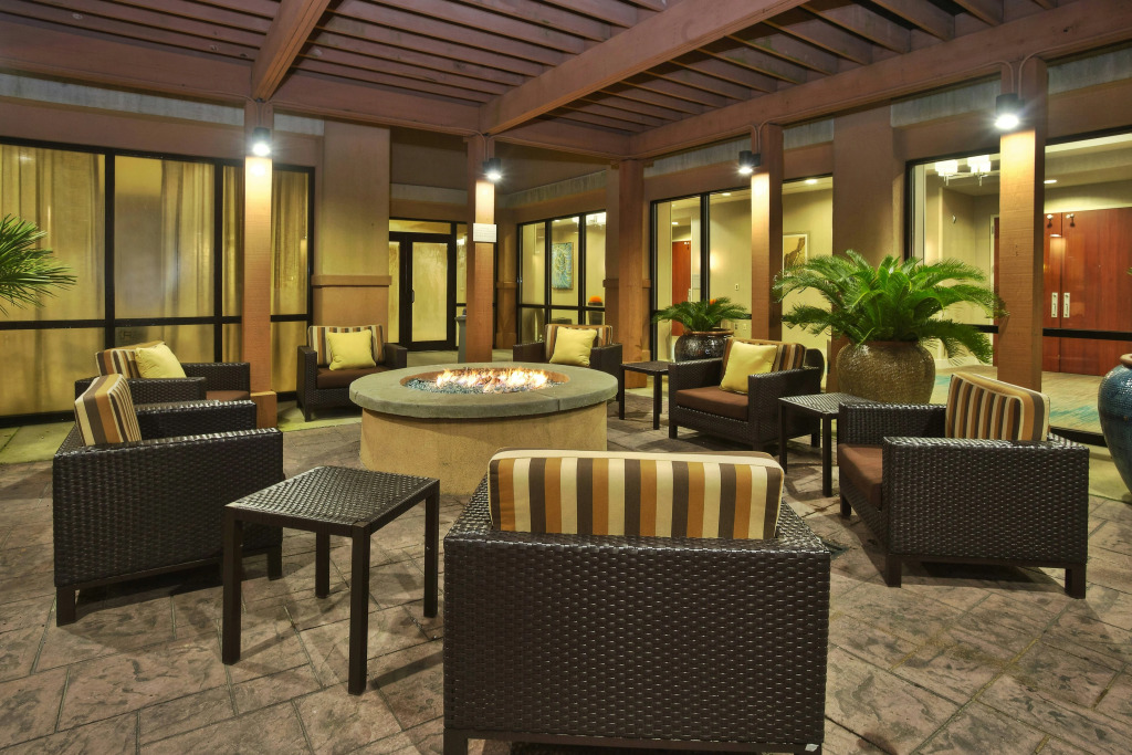 Courtyard by Marriott Gulfport Beachfront