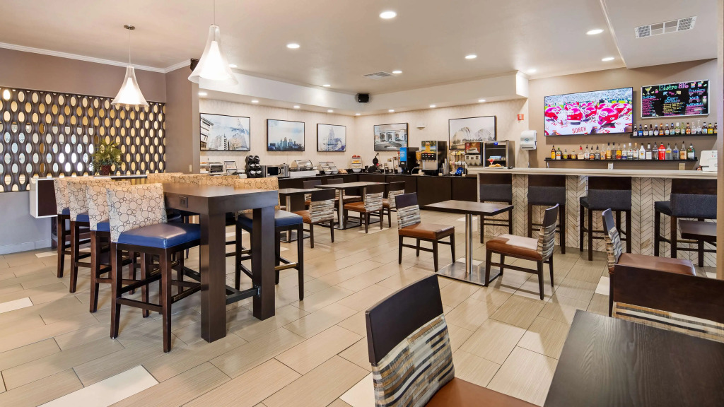 Best Western Plus Kansas City Airport - KCI East