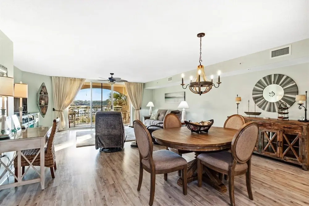 Yacht Club Villas #1-1001