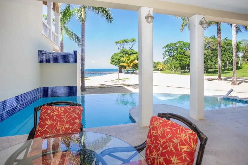 Lawson Rock - Angelfish 101 Studio Bedroom Condo by RedAwning