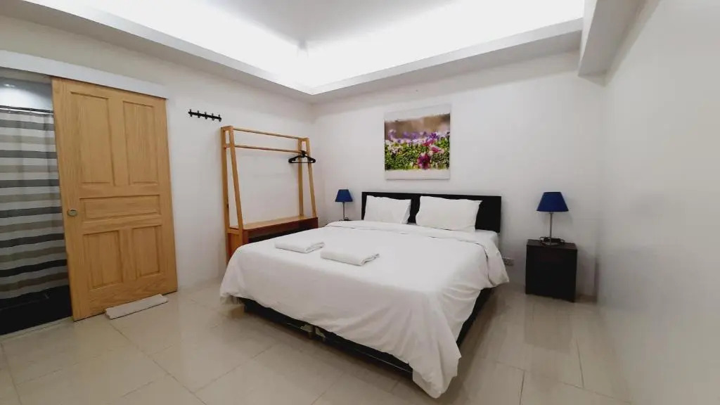 City Plaza Nana Hotel