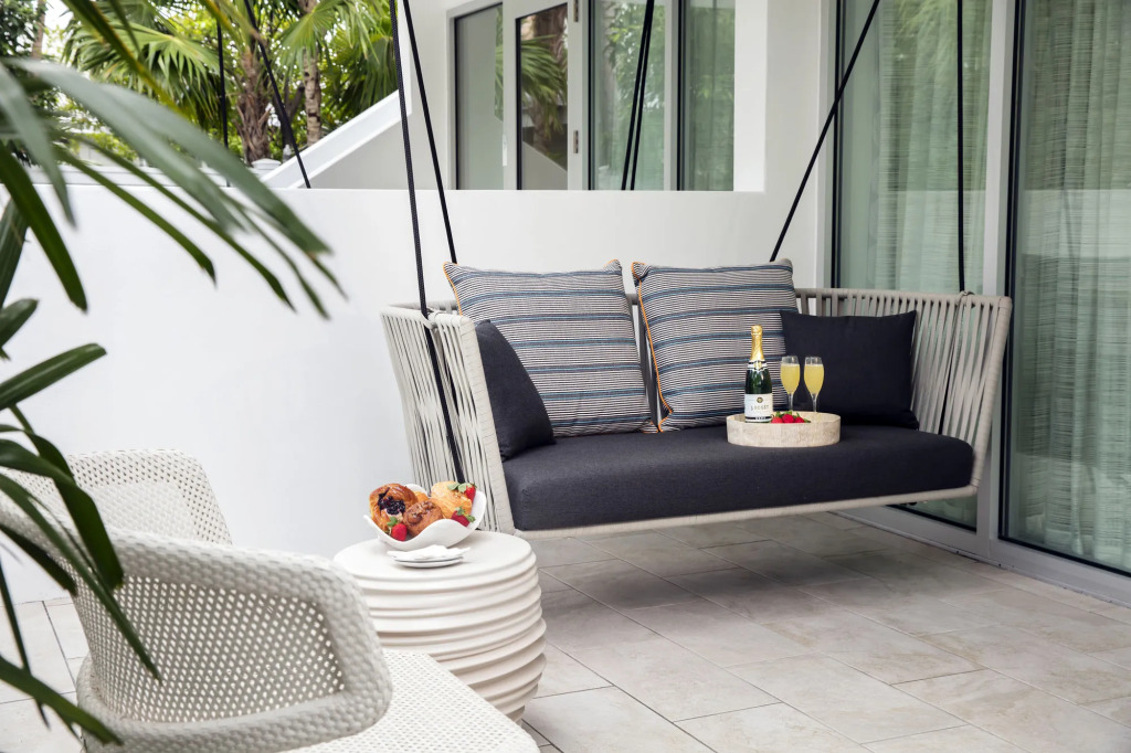 H2O Suites- Adults Only