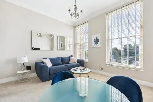 Richmond Riverside Villa