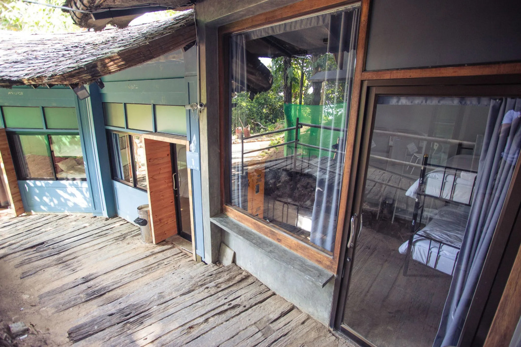 Paradise Beach Backpackers Hostel