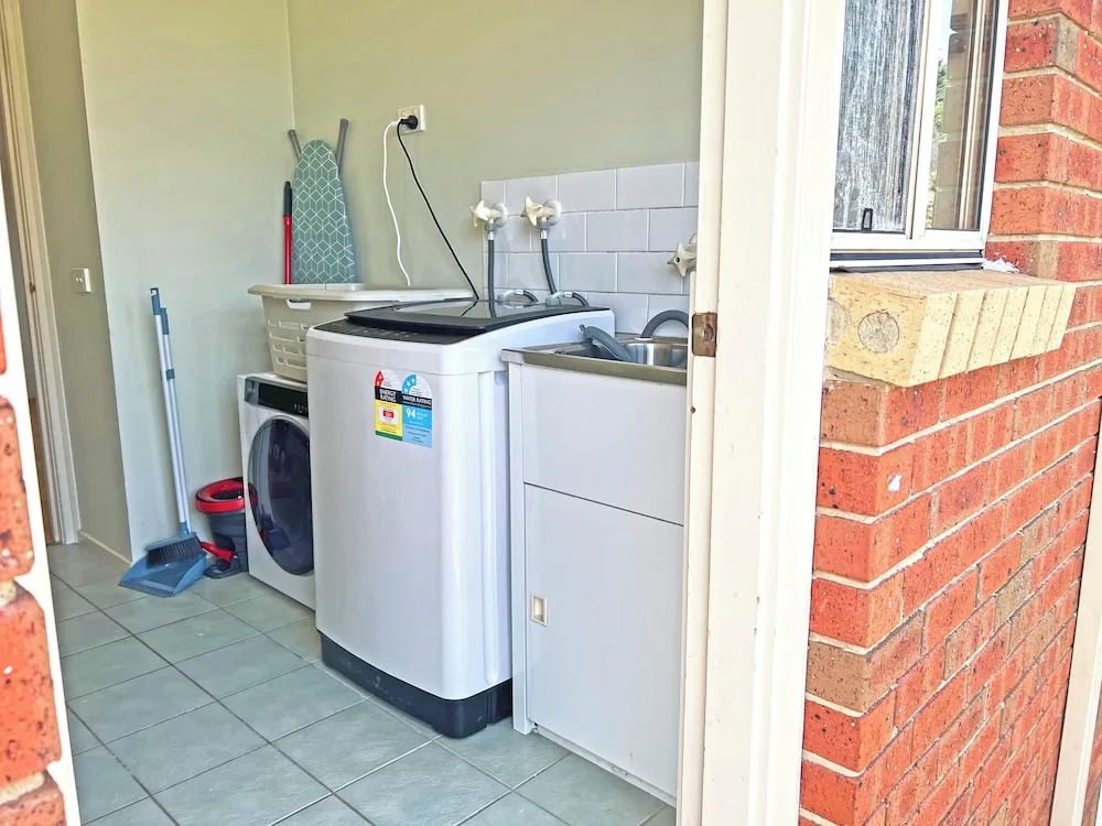 Ringwood 2BR Home