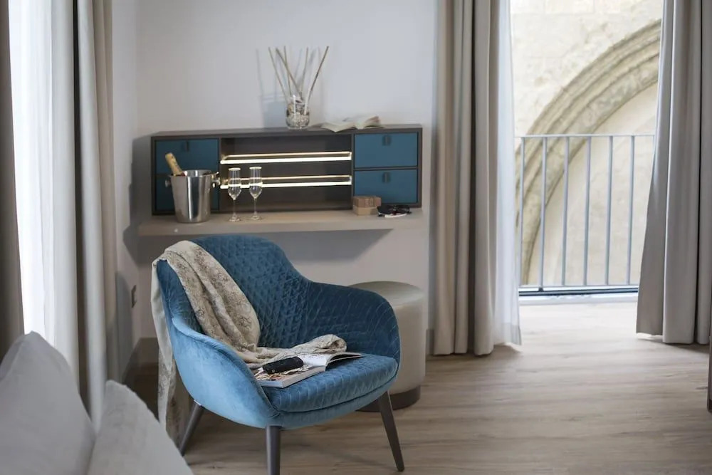 Elys Suites