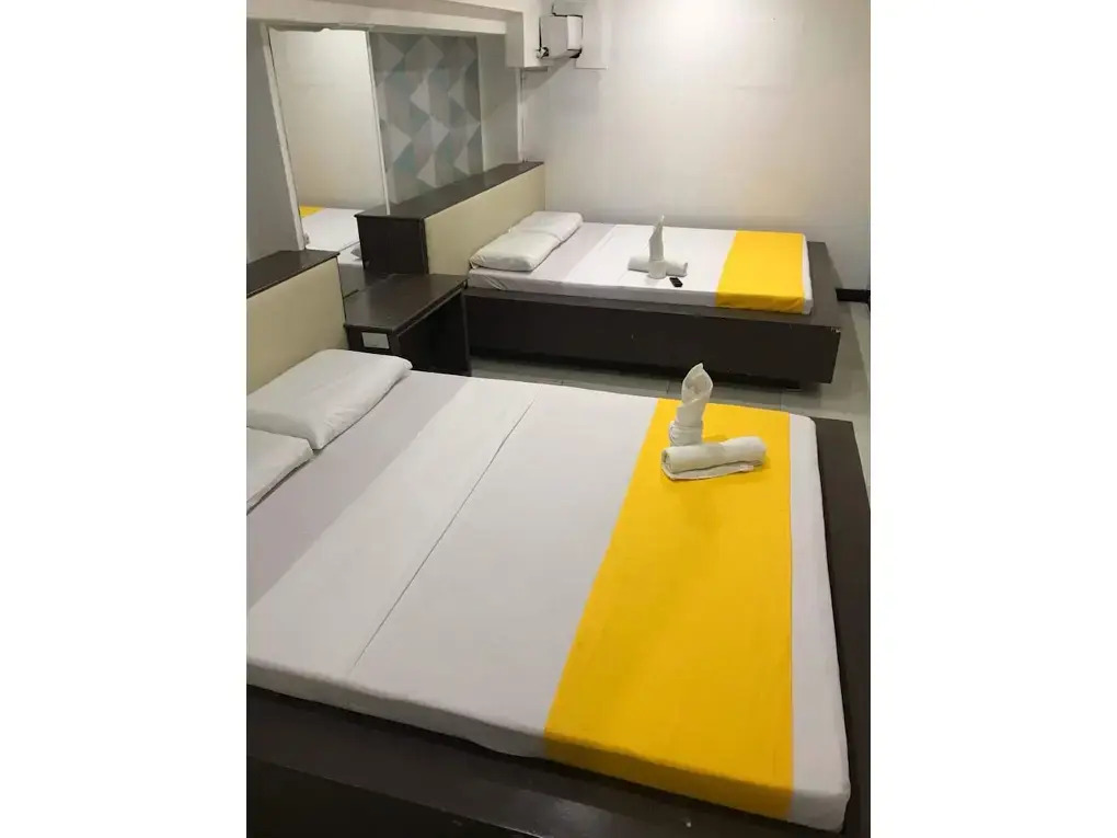 OYO 894 Cosmo Hotel P Campa Manila