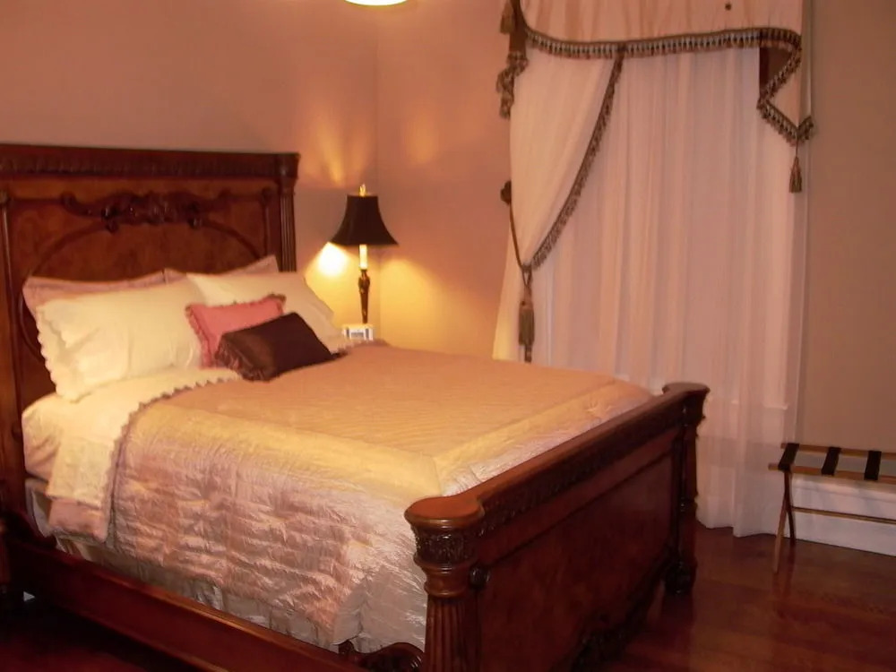 Trinkle Mansion Bed & Breakfast